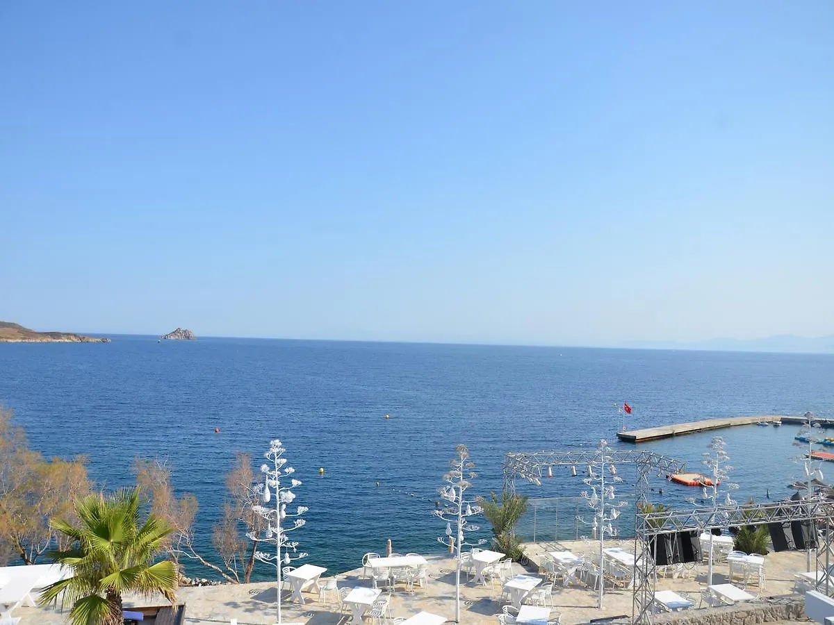 Nomia Hotel
