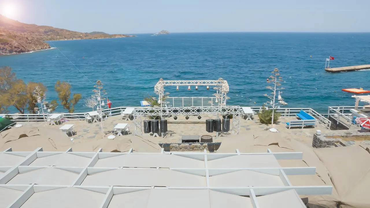 Nomia Hotel