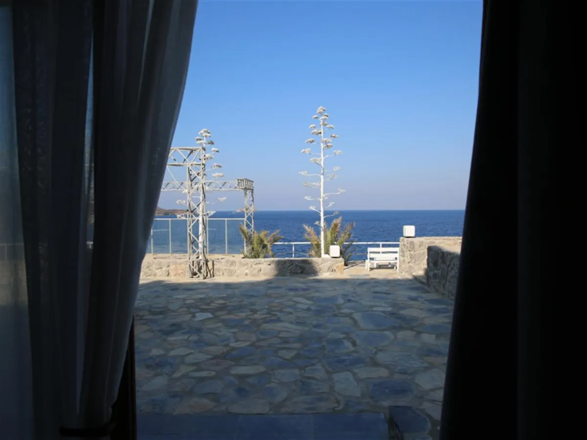 Nomia Hotel